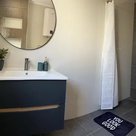 Ivano & Leo - Private Parking Apartment *