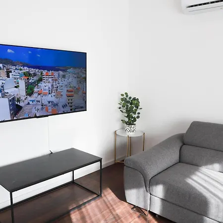 Ivano & Leo - Private Parking Apartment