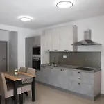 Ivano & Leo - Private Parking Apartment