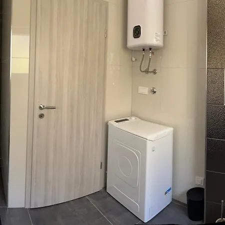 Ivano & Leo - Private Parking