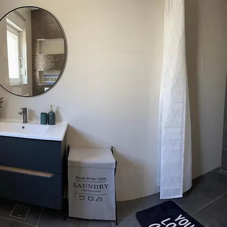 Ivano & Leo - Private Parking Задар