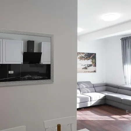 Ivano & Leo - Private Parking Appartement *