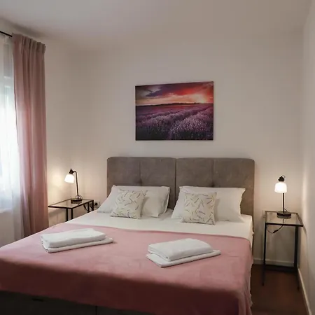 Appartamento Ivano & Leo - Private Parking Zara