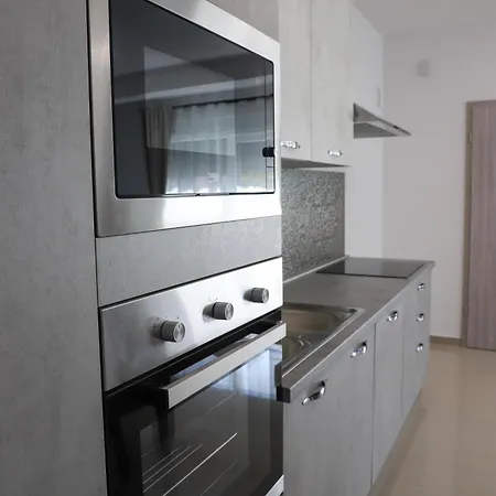 Ivano & Leo - Private Parking