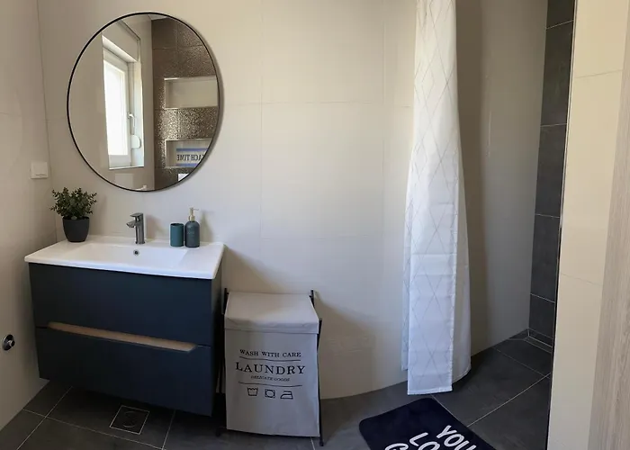 Ivano & Leo - Private Parking Zadar