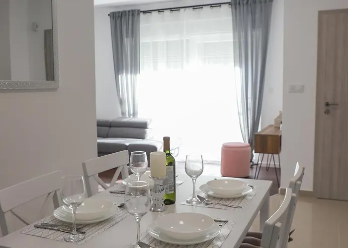 Ivano & Leo - Private Parking Zadar