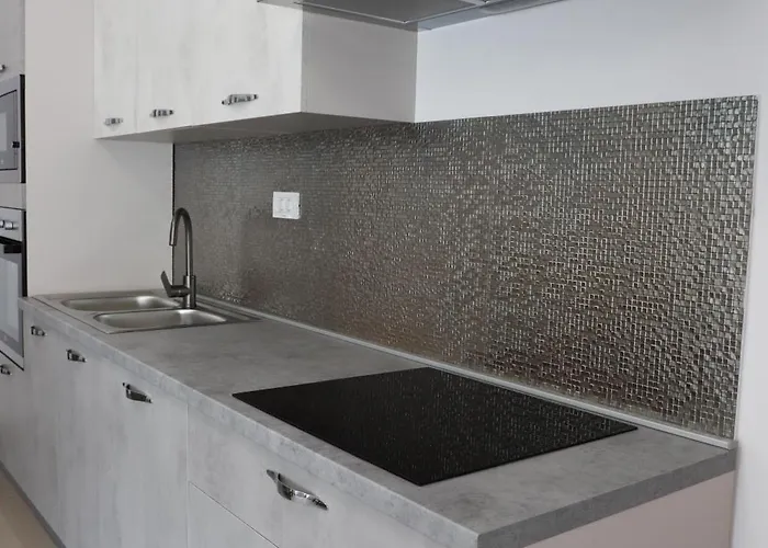 Ivano & Leo - Private Parking