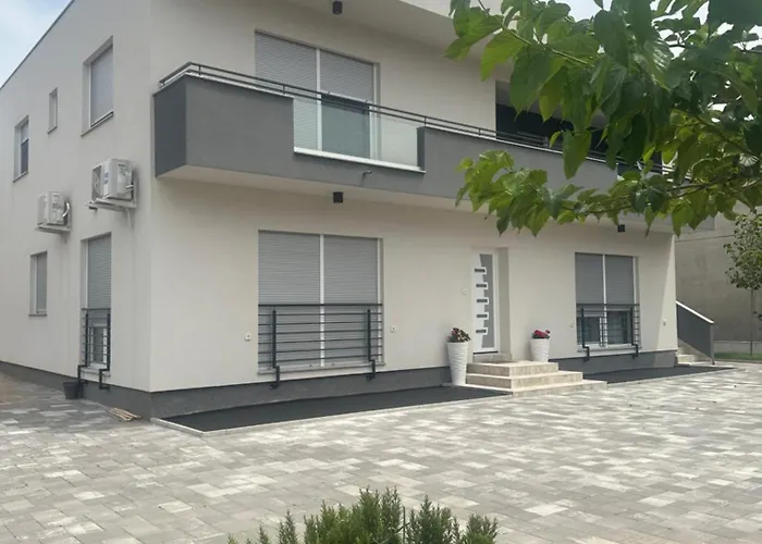 Lejlighed Ivano & Leo - Private Parking