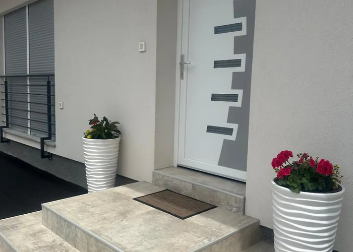 Ivano & Leo - Private Parking *