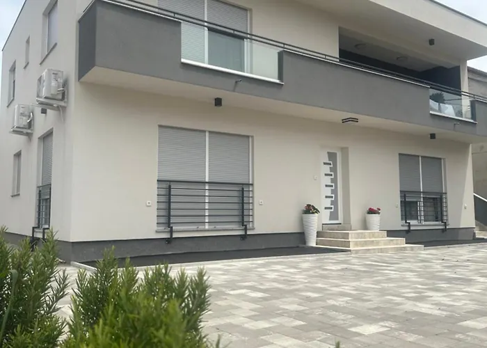 Lejlighed Ivano & Leo - Private Parking *